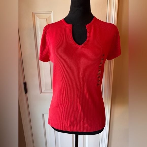 Women's Pierre Cardin Red Button-Detail Top NWT - Picture 1 of 10